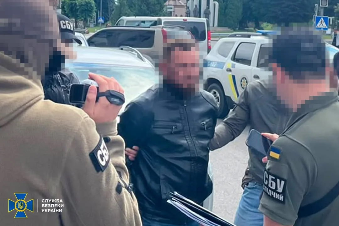 СБУ затримала агента фсб, який коригував удари рф по Рівненщині та готувався до вбивств військових