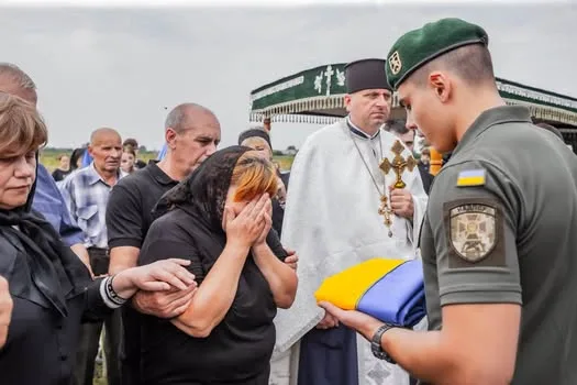 На Хмельниччині попрощалися з офіцером-прикордонником Артемом Кедруном