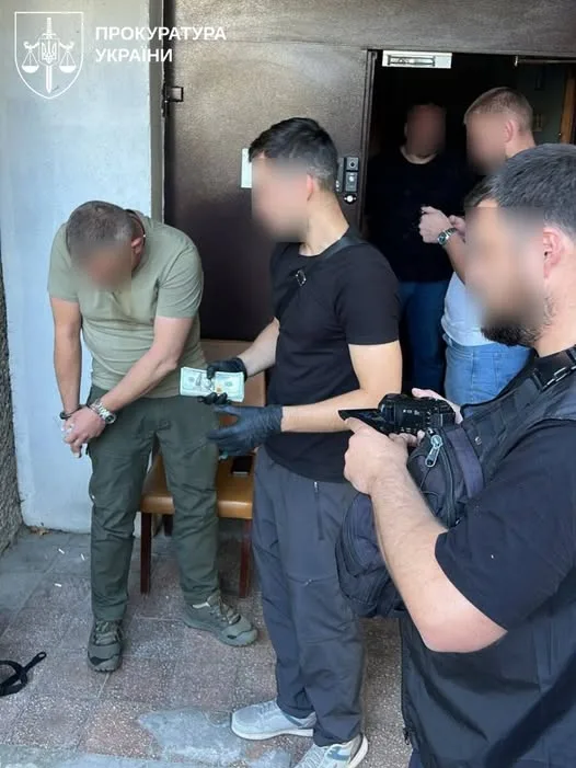 Начальника Миколаївського обласного ТЦК та СП відсторонили від посади через підозру в хабарі 15 тис.