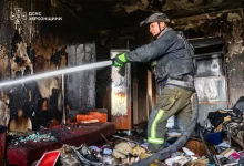 У Херсоні через атаку російського дрона поранено чоловіка та сталися пожежі