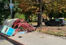 23-річному водію, який в’їхав у зупинку в Києві, повідомлено про підозру