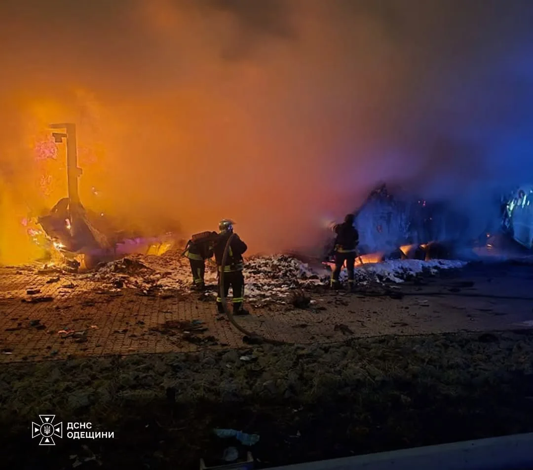 На Одещині ліквідували пожежу після російського удару