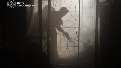 Російський FPV-дрон влучив у будівлю Херсонського обласного художнього музею