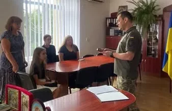 Дружині полеглого прикордонника Леоніда Пивовара вручили медаль «Захиснику Вітчизни»