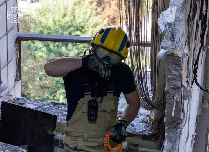 У Соломʼянському районі Києва завершили аварійно-відновлювальні роботи