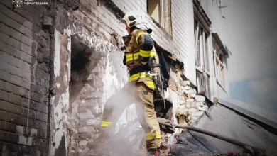 У Чернігові ліквідували пожежу після атаки рф, є 18 травмованих