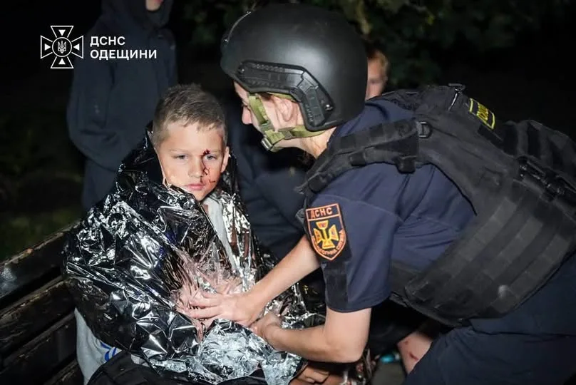 В Одесі 17 людей поранені внаслідок нічної атаки РФ по багатоповерхівці
