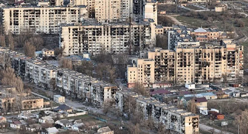 BBC: в окупованих Олешках люди їдять бур’яни через нестачу їжі