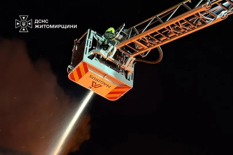 Росіяни обстріляли Житомирщину: пожежі на промисловому та складському об’єктах