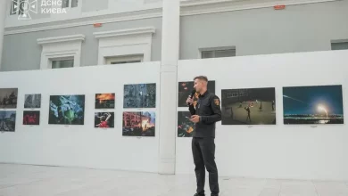 У Києві відкрили фотовиставку «Рятувати столицю» про роботу рятувальників під час війни
