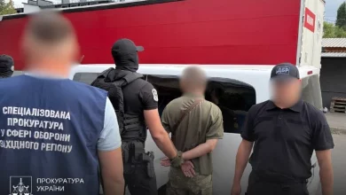 На Закарпатті затримали військовослужбовця ТЦК під час одержання 5 тисяч доларів хабаря