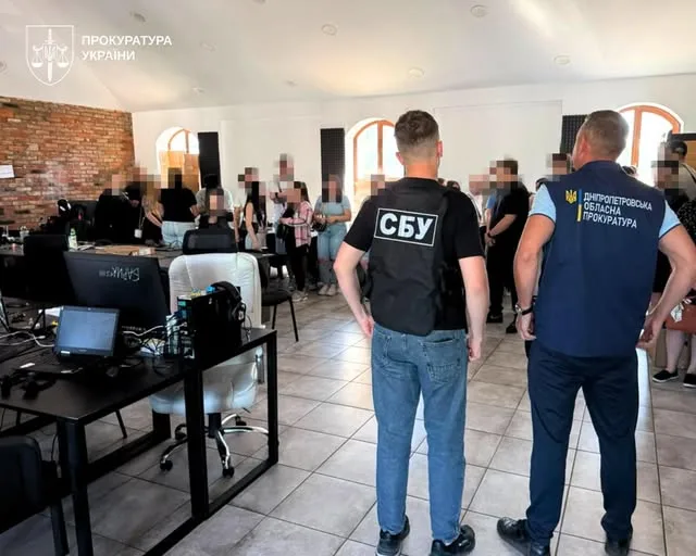 У трьох регіонах України припинено діяльність шахрайських call-центрів
