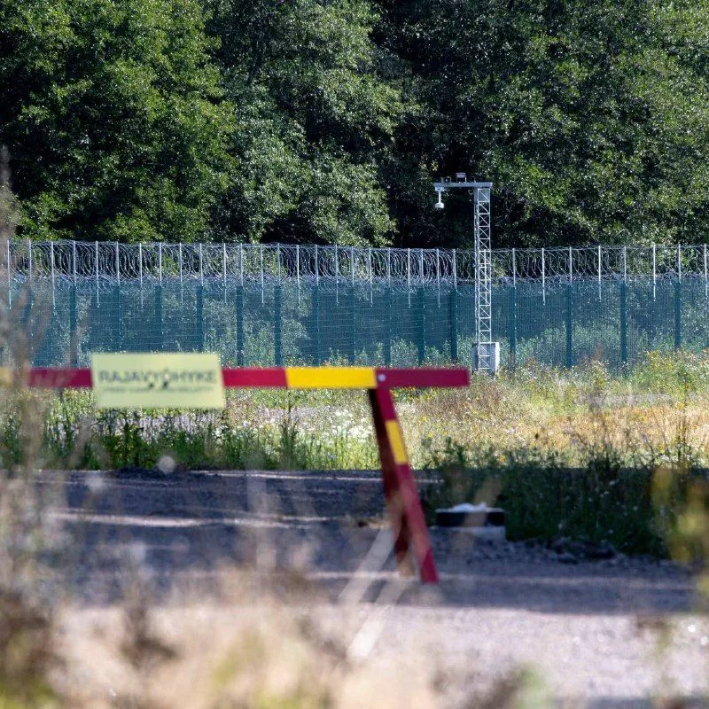 Фінляндія завершила будівництво паркану на кордоні з росією