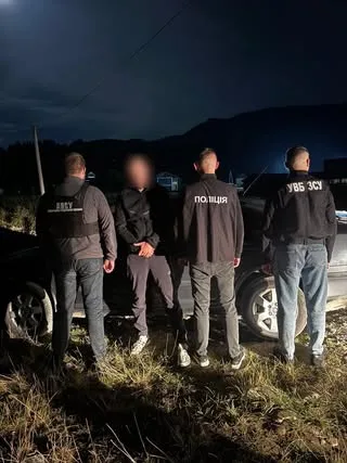 На Львівщині викрили 23-річного організатора незаконного переправлення через кордон