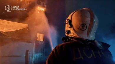 На Київщині локалізували пожежу після повторного удару РФ по складах