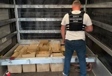 У пункті пропуску «Ужгород» зупинили незаконне ввезення майже 10 тисяч флаконів косметики