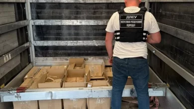 У пункті пропуску «Ужгород» зупинили незаконне ввезення майже 10 тисяч флаконів косметики