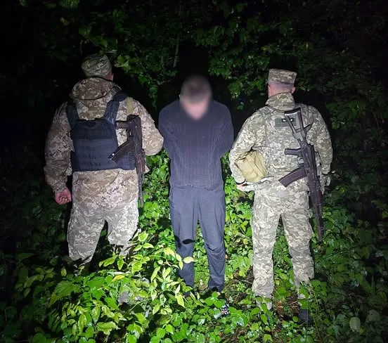 На Волині затримали чоловіка, який заблукав у лісі під час спроби незаконно перетнути кордон