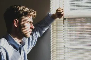 Як спілкуватися з людьми, які постійно всім незадоволені