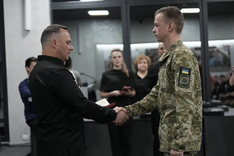 Двох бойових медиків Волинського прикордонного загону відзначили медалями «За врятоване життя»