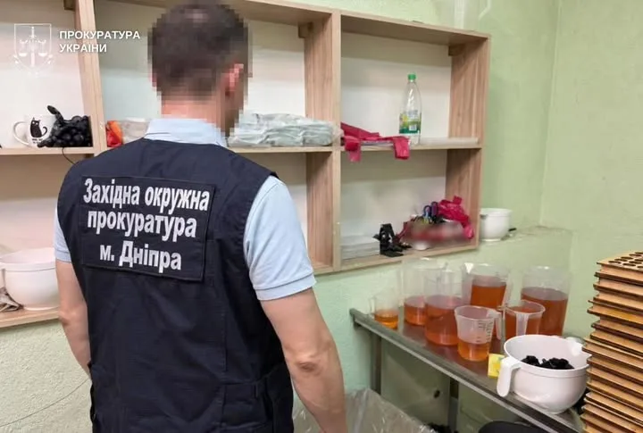У Дніпрі викрили підпільне виробництво рідин для електронних сигарет на 10 млн грн
