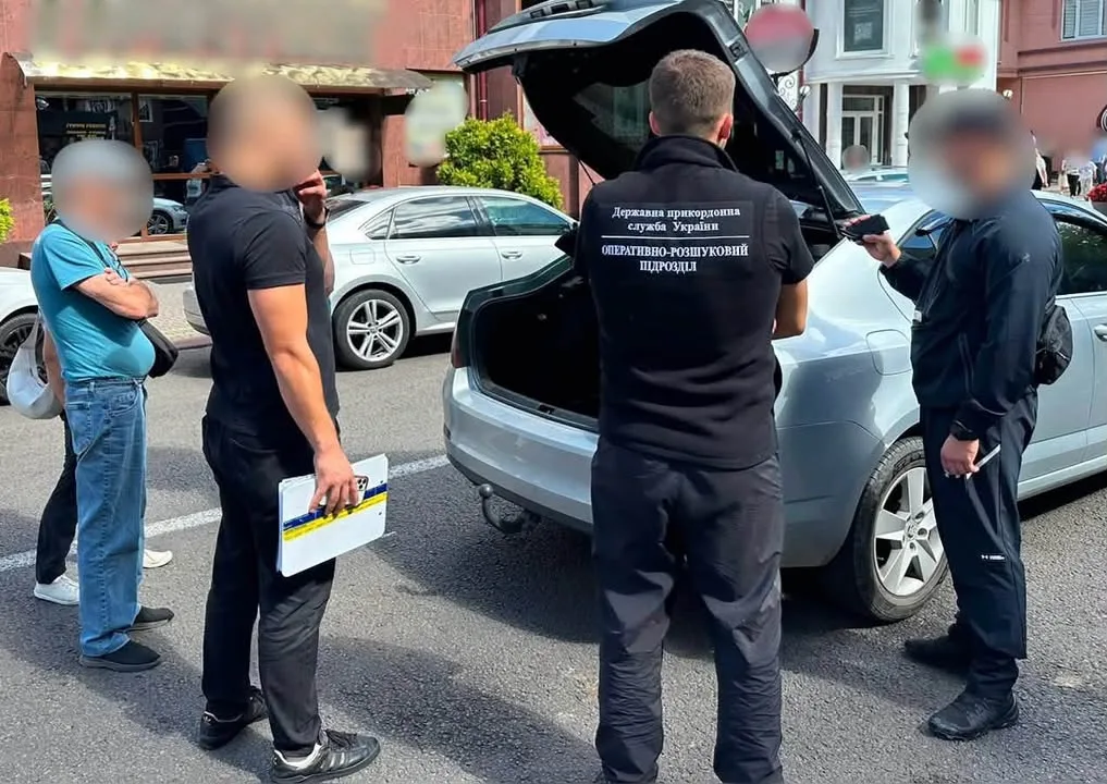 На Закарпатті викрили схему незаконного переправлення чоловіків призовного віку до Румунії