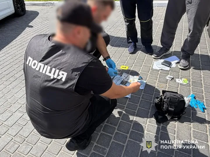 Поліція викрила п’ять корупційних схем ухилення від служби із сумами до 6000 доларів