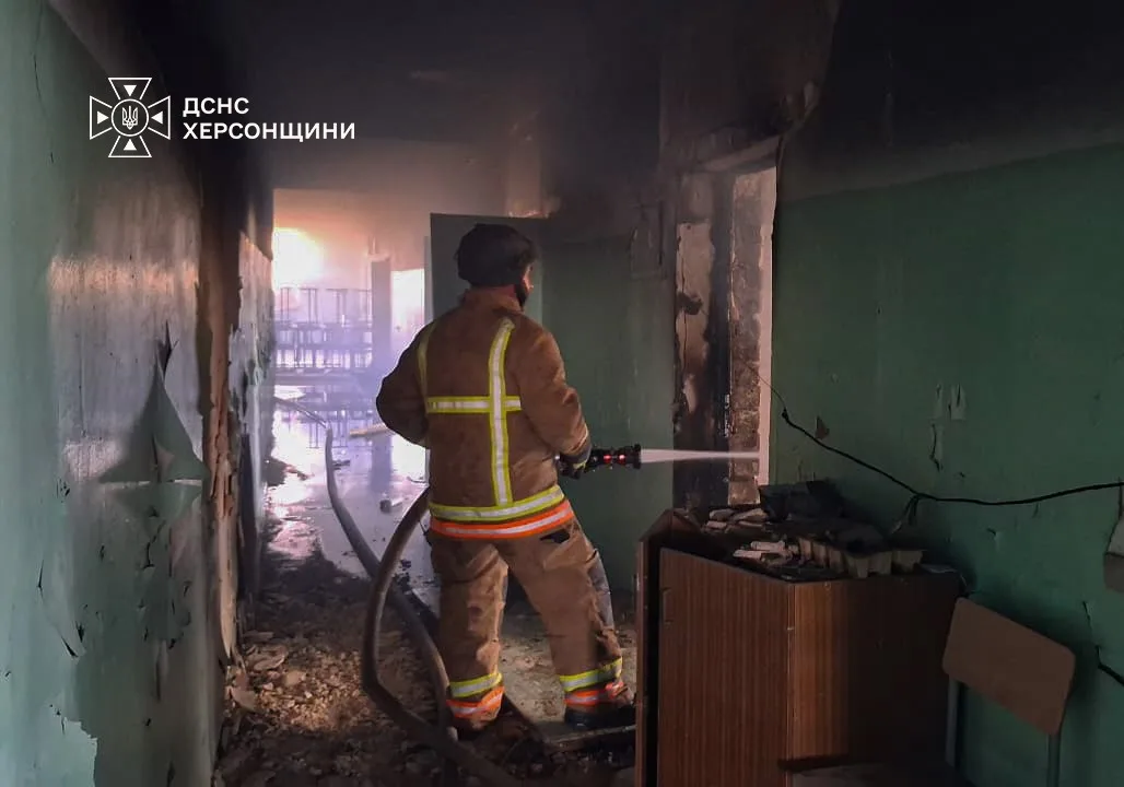 На Херсонщині FPV-дрон РФ влучив у приміщення навчального закладу