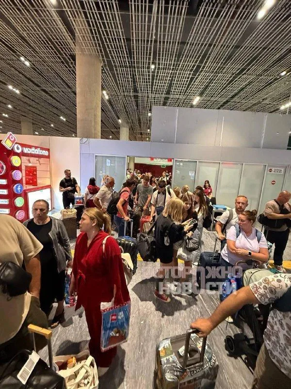 Турецька авіакомпанія скасувала рейси до Москви після заяви про блокування повітряного простору РФ
