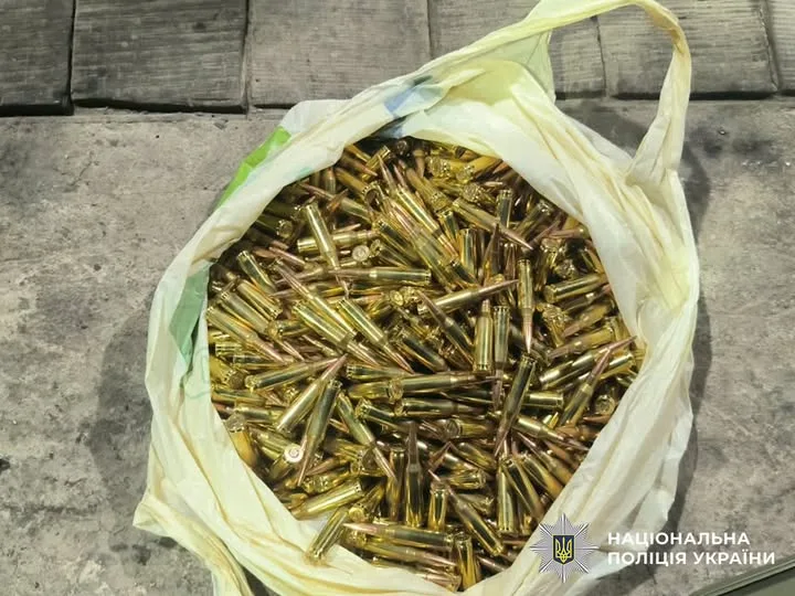 На Волині викрили схему збуту зброї із зони бойових дій, затримано трьох підозрюваних