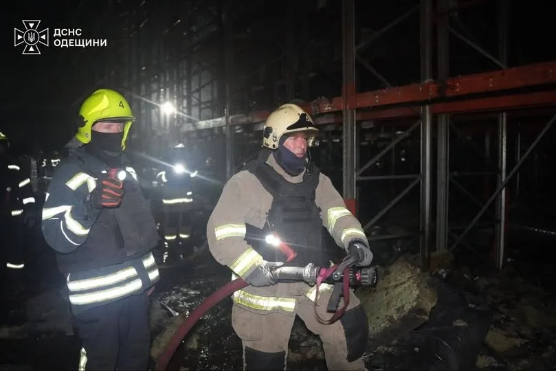 Уночі Росія атакувала складські приміщення на Одещині