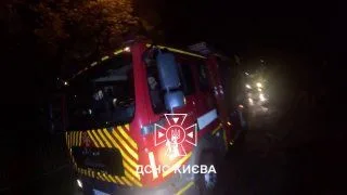Нічна атака РФ: у Дарницькому районі Києва частково зруйновано будинок