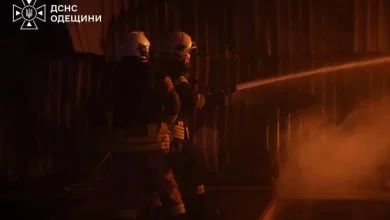 На Одещині після удару рф загорілися складські приміщення