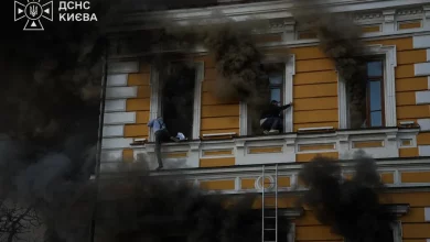 Київ під повітряною тривогою: удар по будівлі НАН та порятунок людей