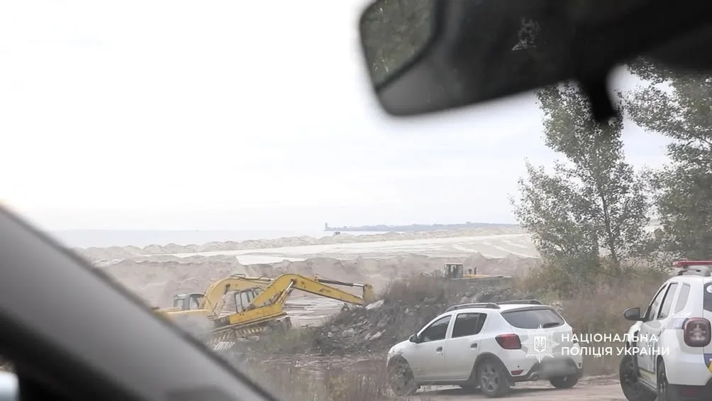 На Кременчуцькому водосховищі викрили незаконний намив 50 тис.