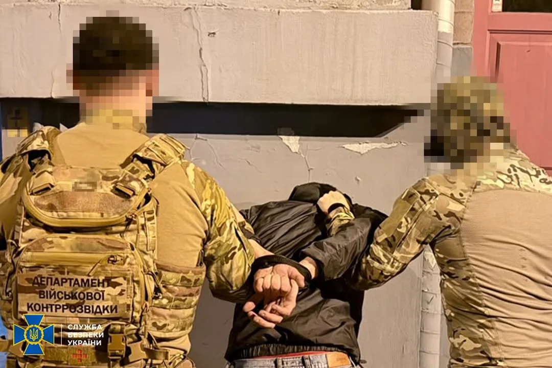 СБУ та Нацполіція затримали агента рф, який коригував удари по Києву та Полтавщині