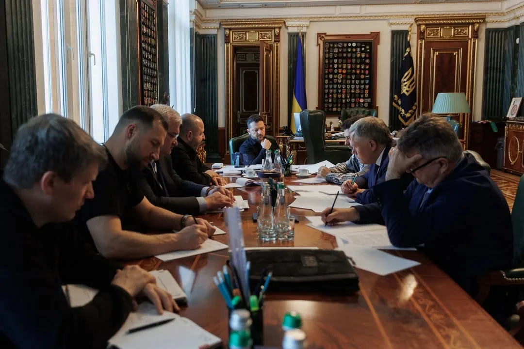 Зеленський і Емманюель Макрон обговорили оборонну підтримку та навчання пілотів на Rafale