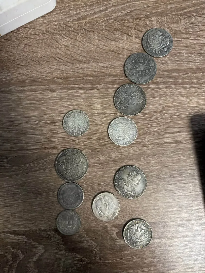 На кордоні з Румунією виявили 42 ймовірно цінні історичні предмети
