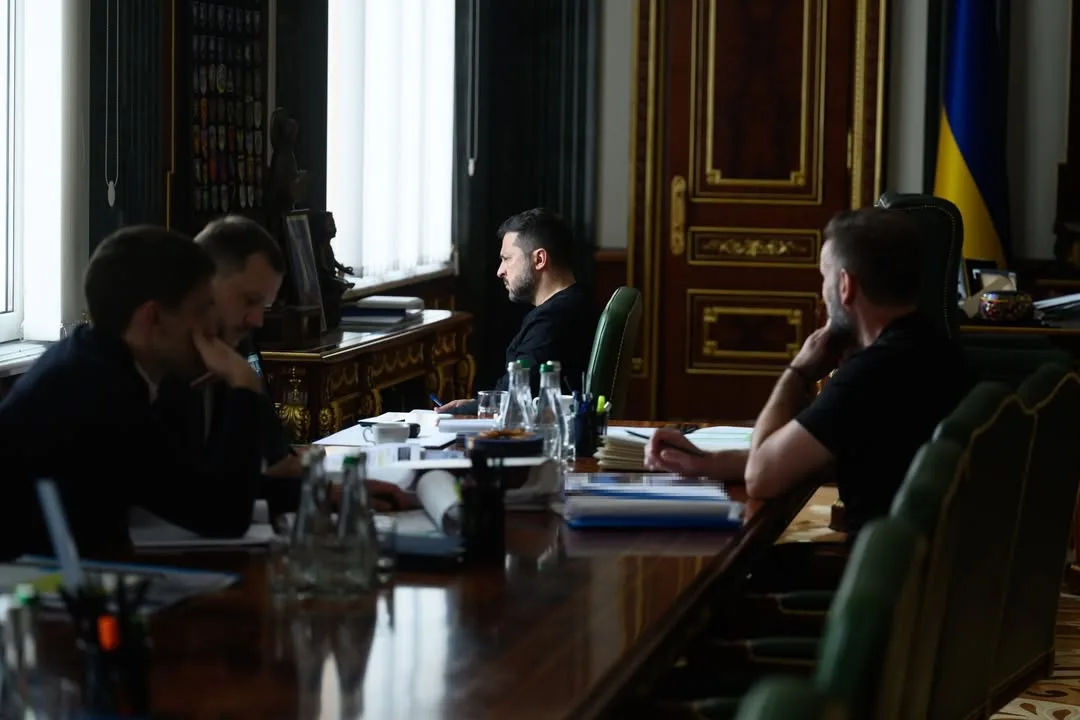 Зеленський провів селектор із урядовцями та військовими щодо захисту неба й російських атак