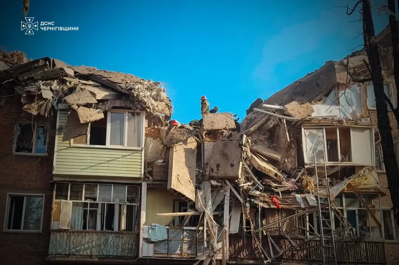 Російський обстріл Прилук: загиблі та поранені у багатоповерхівці