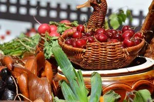 Спільні ложки й кухлі за столом: де межа особистої гігієни