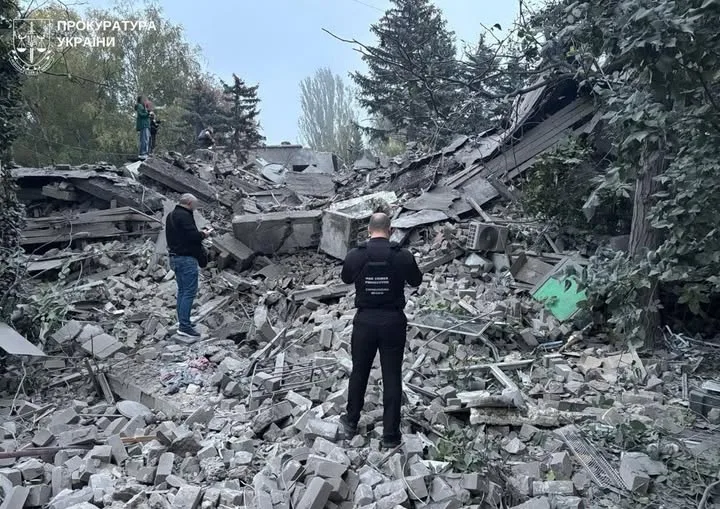Вісім загиблих, серед них троє дітей: росія завдала удару КАБами по Запоріжжю