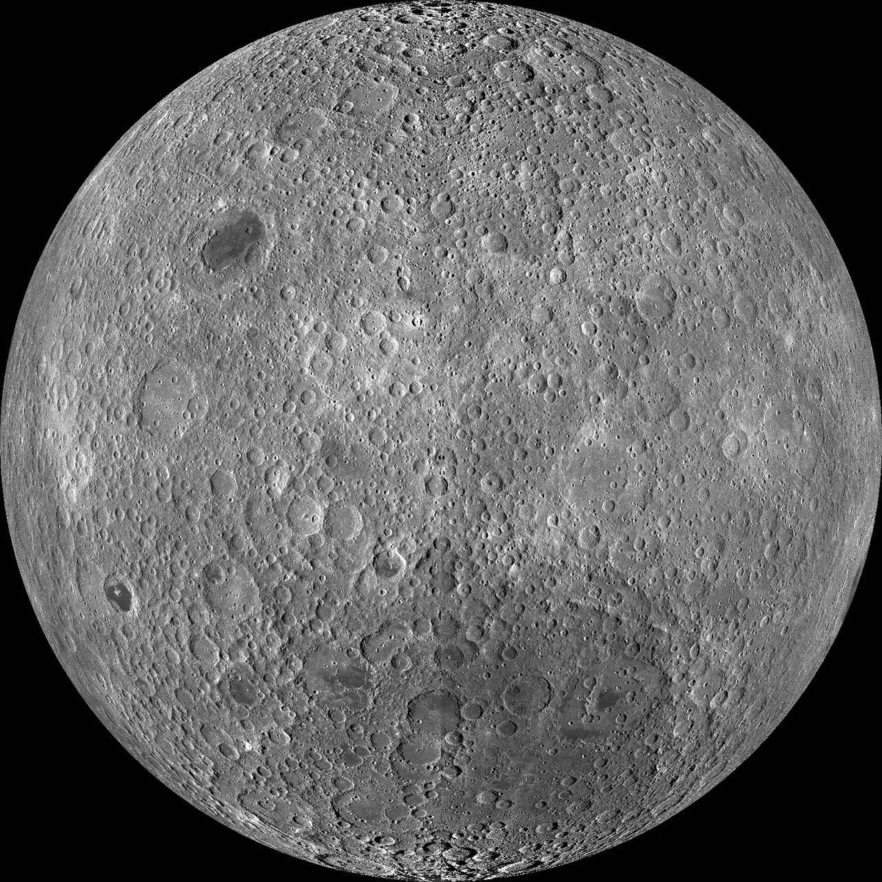 NASA оприлюднило нові знімки зворотного боку Місяця