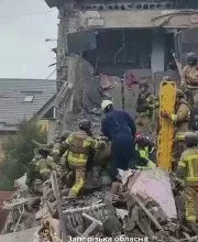 У Запоріжжі з-під завалів будинку врятували жінку після понад 8 годин