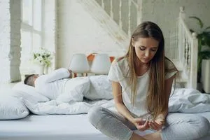Чому люди зраджують тих, кого кохають: історія підвішених стосунків