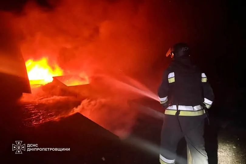На Дніпропетровщині ліквідовано пожежу після російського обстрілу
