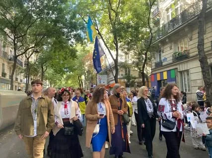 У Парижі відбулася акція на підтримку України та повернення полонених захисників