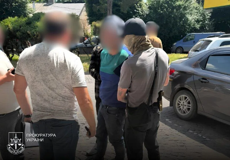 На Хмельниччині військовослужбовцю повідомили про підозру в держзраді через реєстрацію 9 Starlink для рф