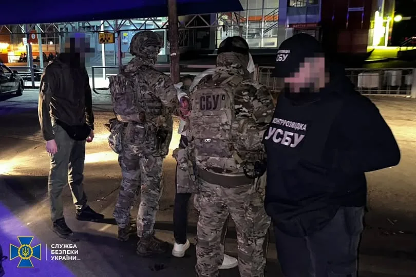 СБУ затримала у Рівному агента рф, який готував підрив автобуса з військовими ЗСУ