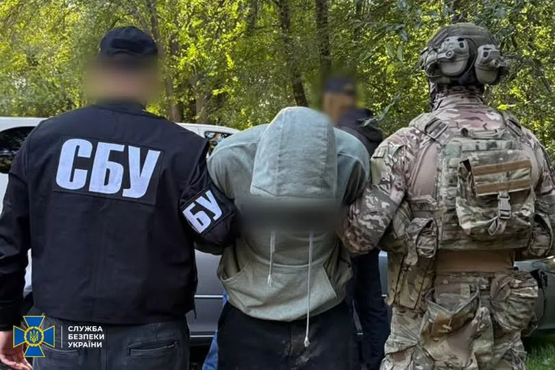 СБУ, ДБР та Нацполіція ліквідували сім каналів нелегальної торгівлі зброєю в Україні